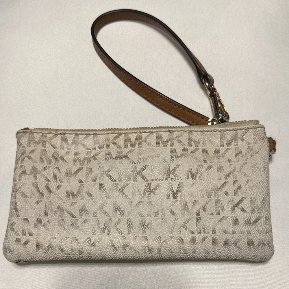 Michael Kors reposhing this
